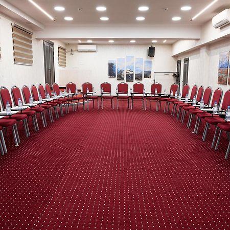 Megapolis Hotel Shymkent Eksteriør billede