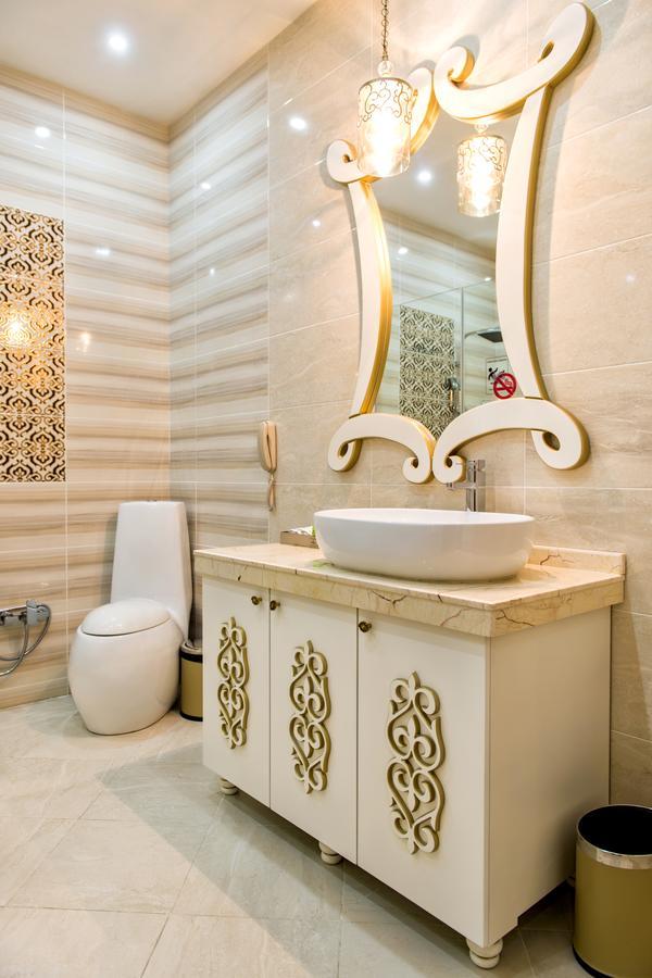 Megapolis Hotel Shymkent Eksteriør billede