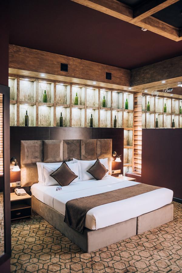 Megapolis Hotel Shymkent Eksteriør billede