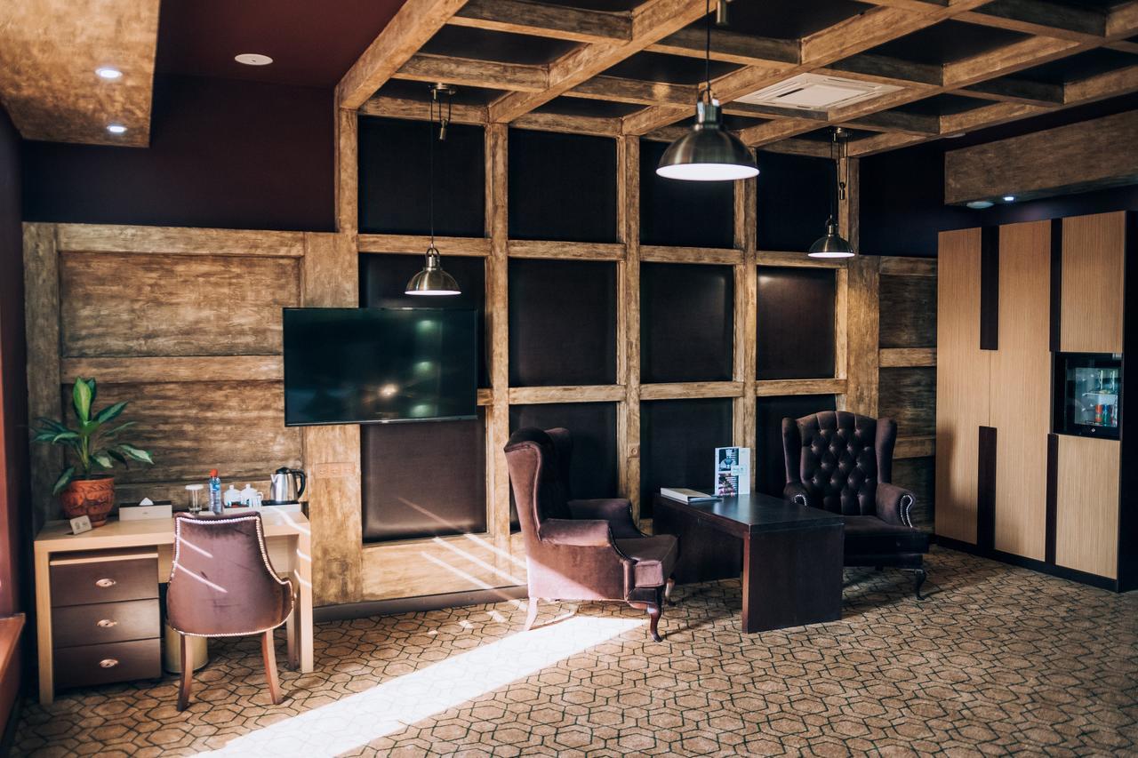 Megapolis Hotel Shymkent Eksteriør billede