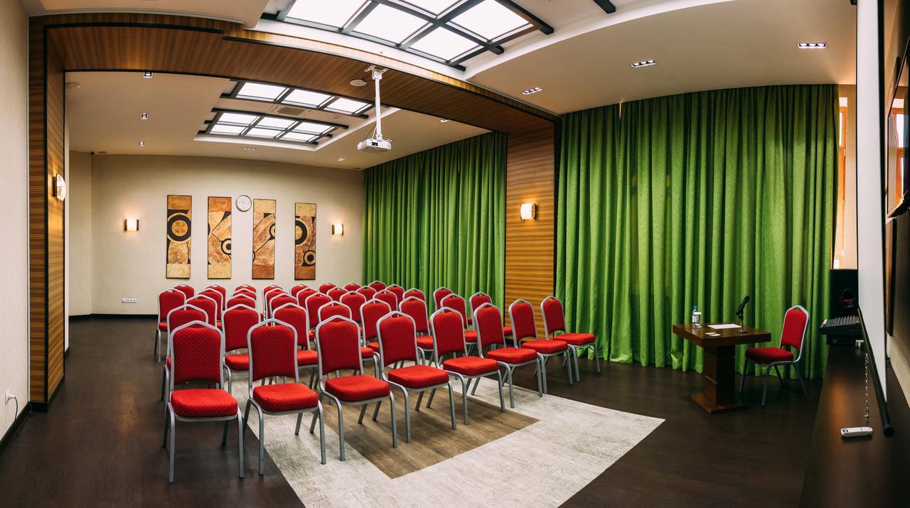 Megapolis Hotel Shymkent Eksteriør billede