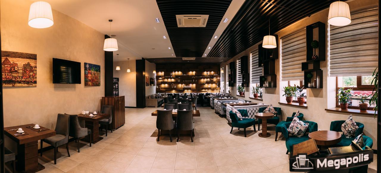 Megapolis Hotel Shymkent Eksteriør billede